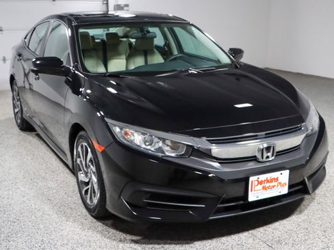 Used 2016 Honda Civic EX image 5