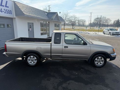 Used 2000 Nissan Frontier XE image 7