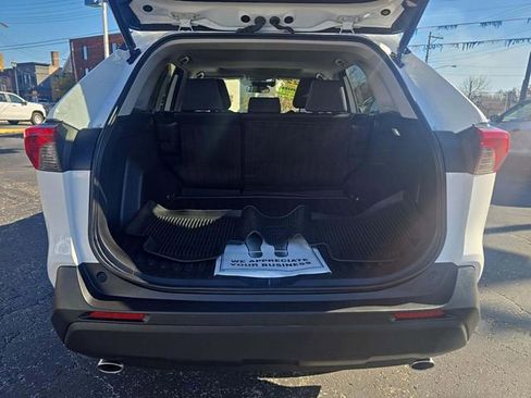 Used 2022 Toyota RAV4 XLE image 10
