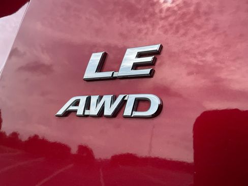 Used 2018 Toyota RAV4 LE w/ All Weather Liner Package AWD/4WD image 20