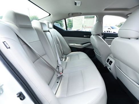Used 2019 Nissan Altima 2.5 Platinum AWD/4WD image 28