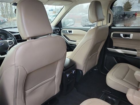 Used 2021 Ford Explorer XLT w/ Equipment Group 202A image 26