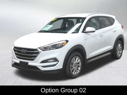 Used 2017 Hyundai Tucson SE image 2
