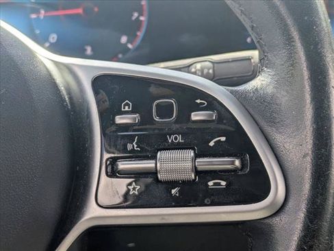 Used 2021 Mercedes-Benz GLB 250 image 13