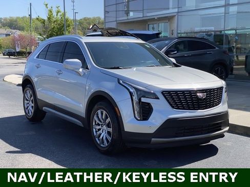 Used 2022 Cadillac XT4 Premium Luxury w/ Enhanced Visibility Package image 9