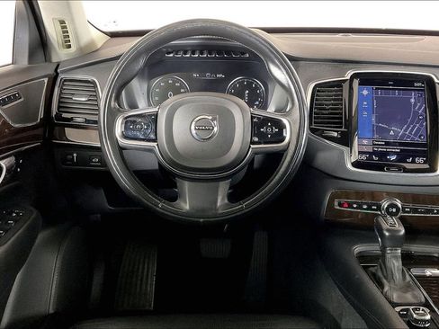 Used 2016 Volvo XC90 T6 Momentum w/ Momentum Plus Package AWD/4WD image 4