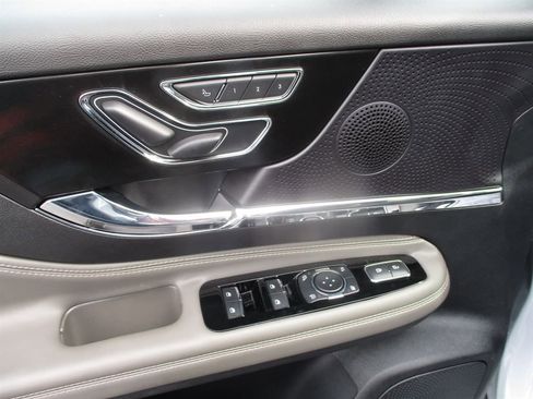 Used 2025 Lincoln Corsair FWD image 14