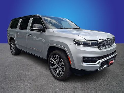 Used 2024 Jeep Grand Wagoneer L Series III AWD/4WD image 3