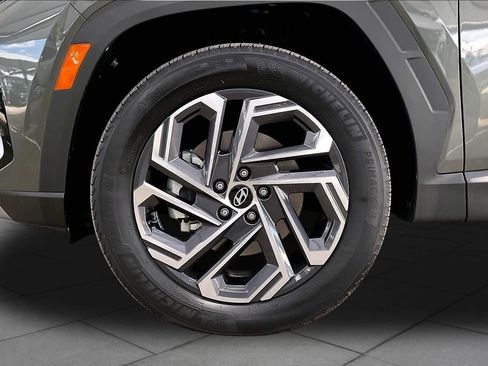 Certified 2025 Hyundai Tucson Limited AWD/4WD image 11