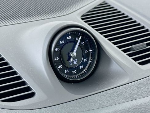Certified 2024 Porsche Cayenne Coupe AWD/4WD image 17