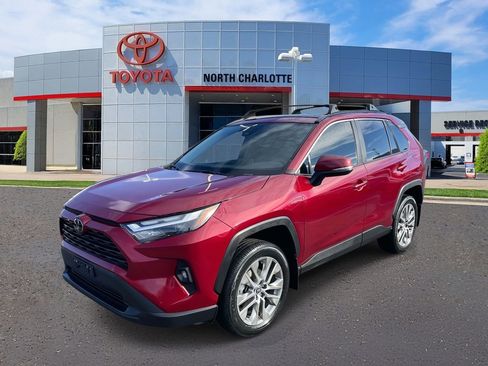Used 2023 Toyota RAV4 XLE Premium image 6
