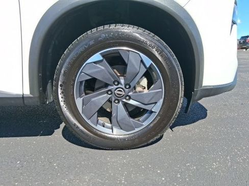 Used 2025 Nissan Rogue SV FWD image 5