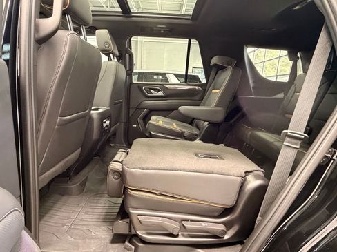 Used 2024 GMC Yukon AT4 w/ Technology Package image 18