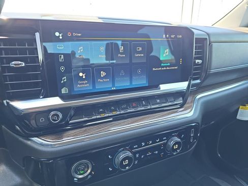 Used 2023 Chevrolet Silverado 1500 LT AWD/4WD image 20