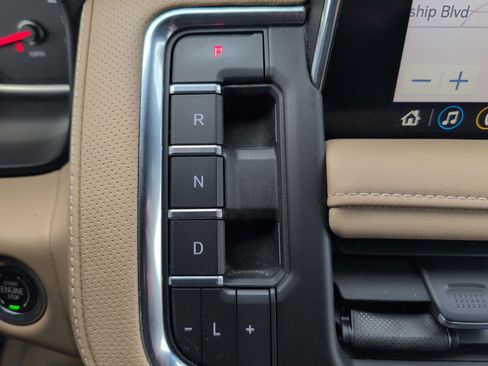 Used 2021 Chevrolet Tahoe Premier image 16