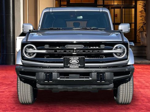 Used 2022 Ford Bronco Outer Banks image 3