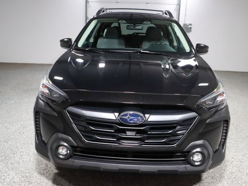 Used 2023 Subaru Outback Premium AWD/4WD image 4
