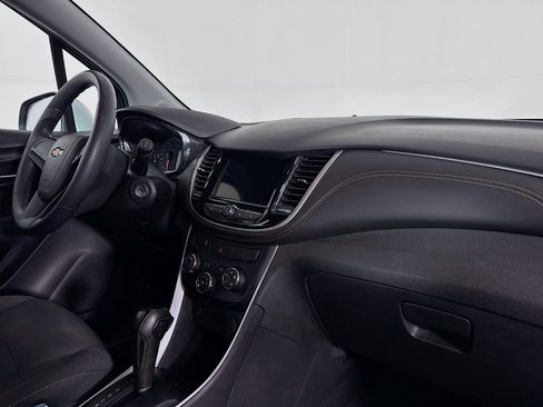 Used 2019 Chevrolet Trax LS image 42