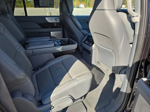 Used 2020 Lincoln Navigator L Reserve w/ Equipment Group 208A Reserve image 11