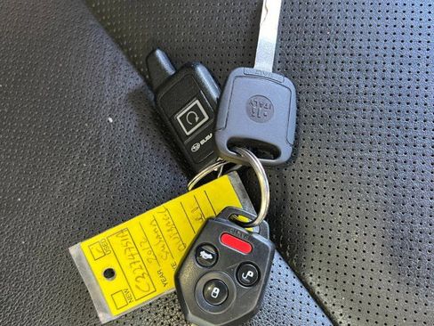 Used 2012 Subaru Outback 2.5i Limited w/ Moonroof Pkg image 3