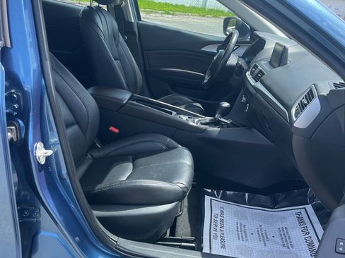 Used 2018 MAZDA MAZDA3 Touring FWD image 9