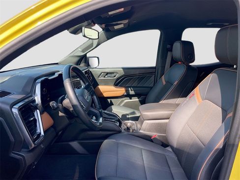 Used 2024 GMC Canyon AT4 image 10