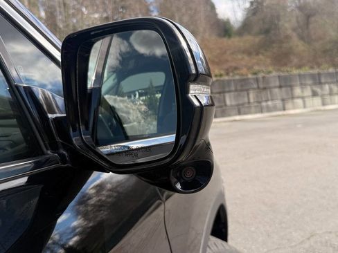 Used 2017 Honda Pilot Touring image 45