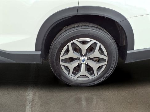 Used 2023 Subaru Forester Premium AWD/4WD image 27