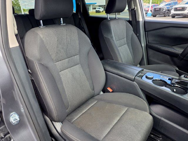 Used 2025 Nissan Rogue SV AWD/4WD image 38