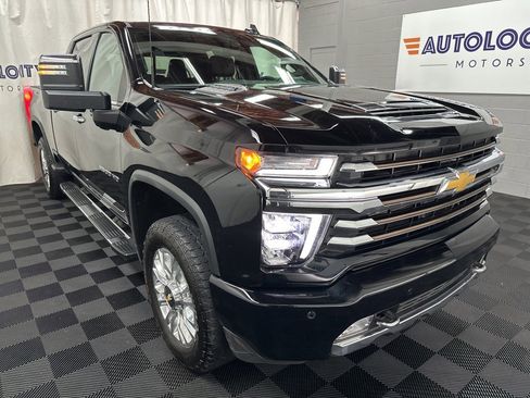 Used 2023 Chevrolet Silverado 2500 High Country w/ Z71 Off-Road Package image 3