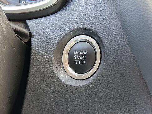 Used 2022 Toyota Corolla SE image 19