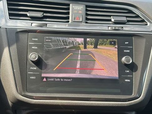 Used 2018 Volkswagen Tiguan SE w/ 3rd Row Seat Package AWD/4WD image 10