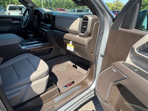New 2026 Chevrolet Silverado 1500 RST AWD/4WD image 15