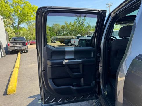 Used 2015 Ford F150 XLT w/ Equipment Group 302A Luxury AWD/4WD image 18