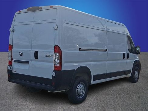 Used 2025 RAM ProMaster 2500 w/ Convenience Group image 4
