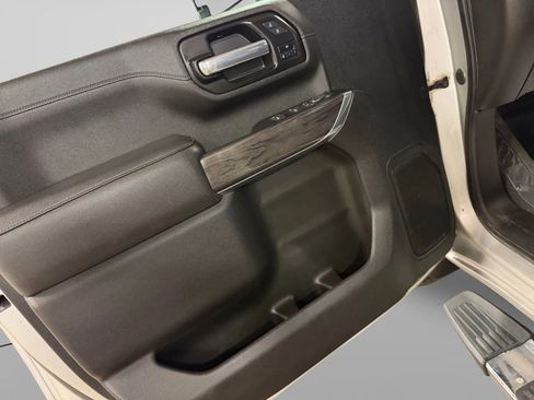 Used 2022 Chevrolet Silverado 3500 LTZ w/ LTZ Convenience Package image 16