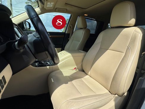 Used 2017 Toyota Highlander Limited image 19