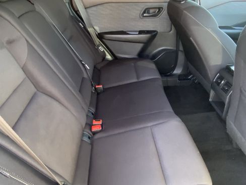 Used 2023 Nissan Rogue S image 14