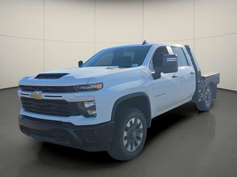 Used 2024 Chevrolet Silverado 2500 Custom w/ Custom Value Package AWD/4WD image 4