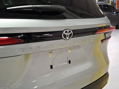 New 2026 Toyota Grand Highlander AWD image 17