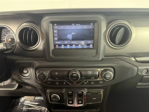 Used 2021 Jeep Wrangler Sport AWD/4WD image 17