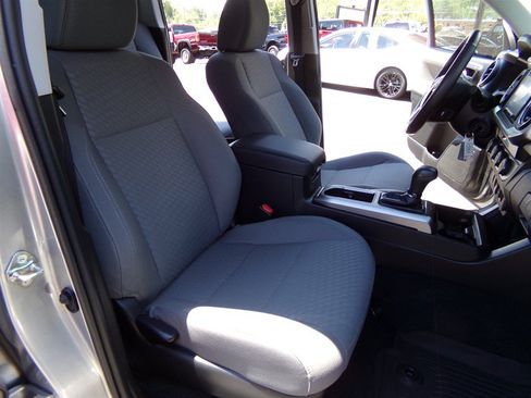Used 2021 Toyota Tacoma SR5 AWD/4WD image 31