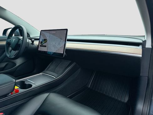 Used 2022 Tesla Model 3 Long Range AWD/4WD image 33