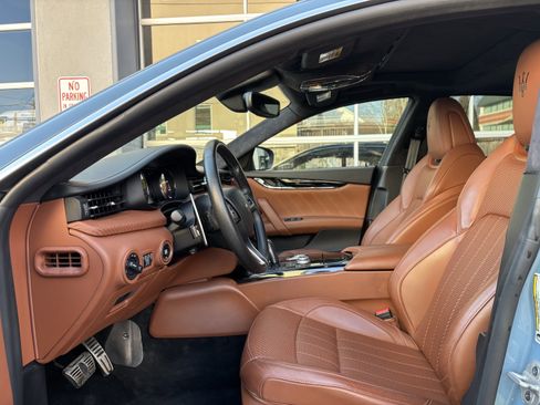 Used 2022 Maserati Quattroporte Modena Q4 image 11