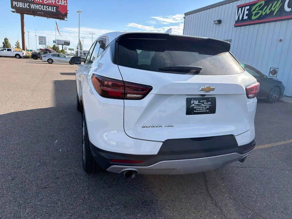 Used 2025 Chevrolet Blazer LT AWD/4WD image 8