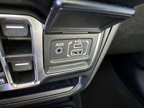 Used 2024 Jeep Wrangler Unlimited Sahara w/ Technology Group image 19