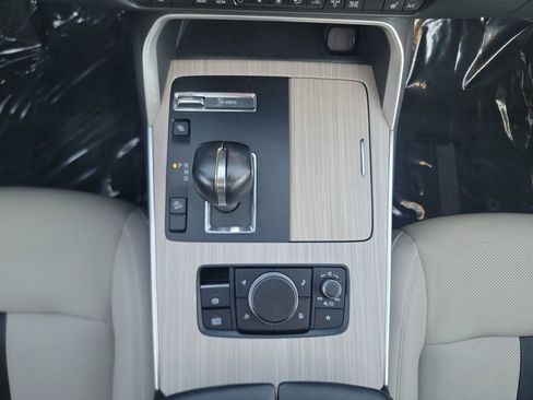 Used 2024 MAZDA CX-90 Plug-In Hybrid w/ Preferred AWD/4WD image 11