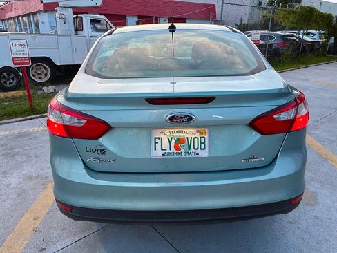 Used 2012 Ford Focus SE FWD image 9