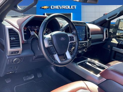 Used 2022 Ford F250 Platinum w/ FX4 Off-Road Package image 18