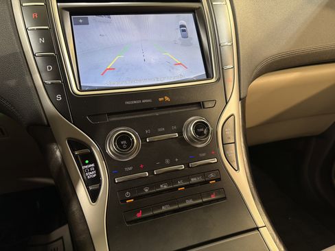 Used 2019 Lincoln Nautilus Select w/ Cargo Utility Package image 18